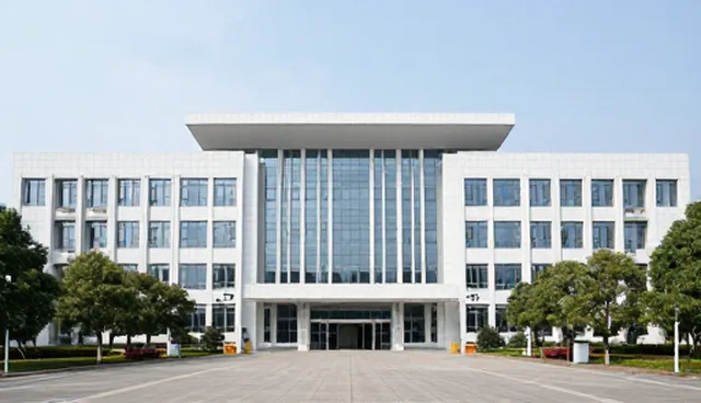 企业转型中技术更新的关键作用与实践路径